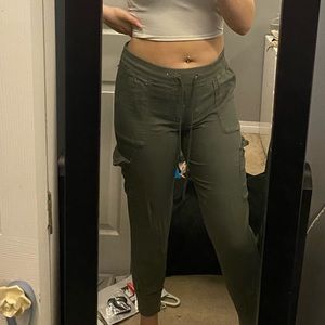 Summer sale// Aritzia community cargo pants